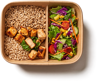 Bandeja PAP com grãos e proteína separados da salada